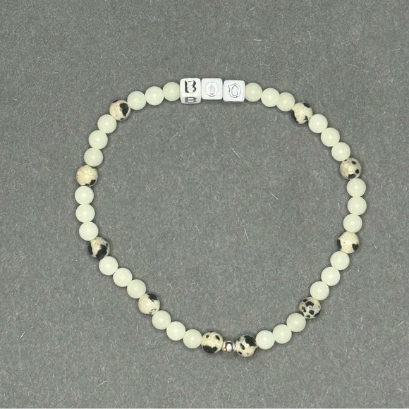 Glow in the dark friendship bracelet - Picture 2 of 2